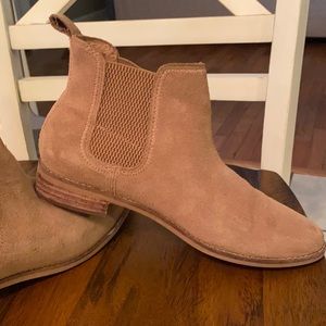 Toms tan booties!